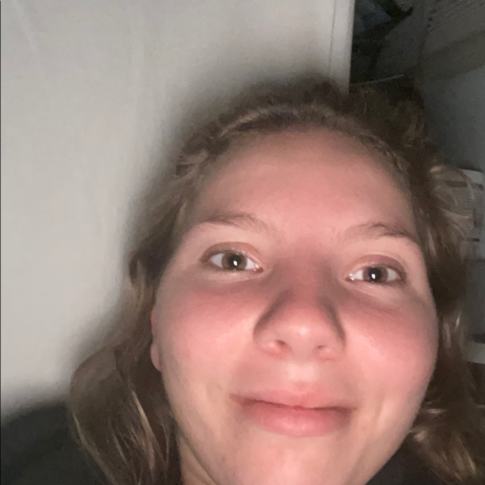 Meet your Posher, Nadia